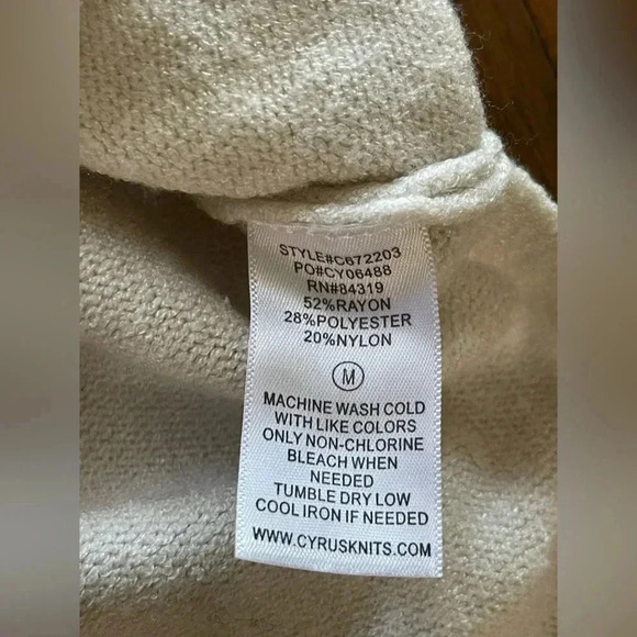 RAYA cream turtleneck sweater with split sides - Picture 8 of 9